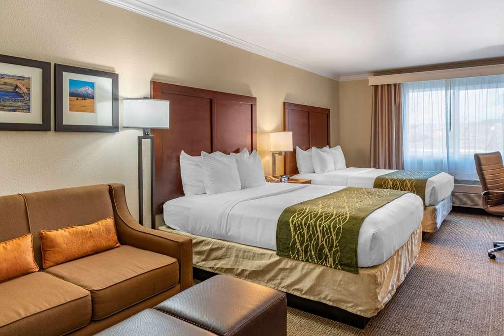 Comfort Inn Columbia Gorge Даллес Номер фото