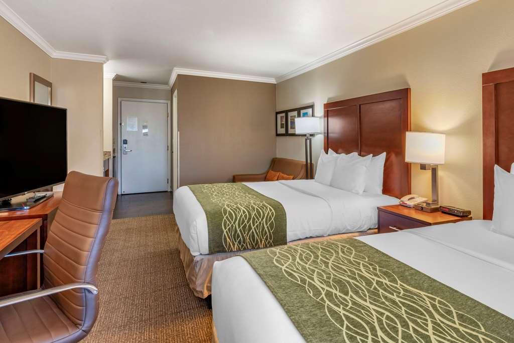 Comfort Inn Columbia Gorge Даллес Номер фото