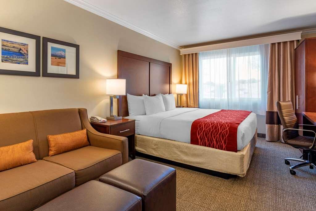 Comfort Inn Columbia Gorge Даллес Номер фото