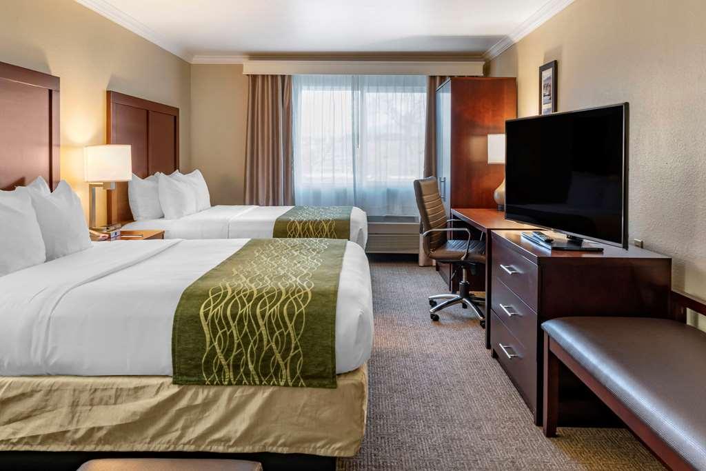 Comfort Inn Columbia Gorge Даллес Номер фото