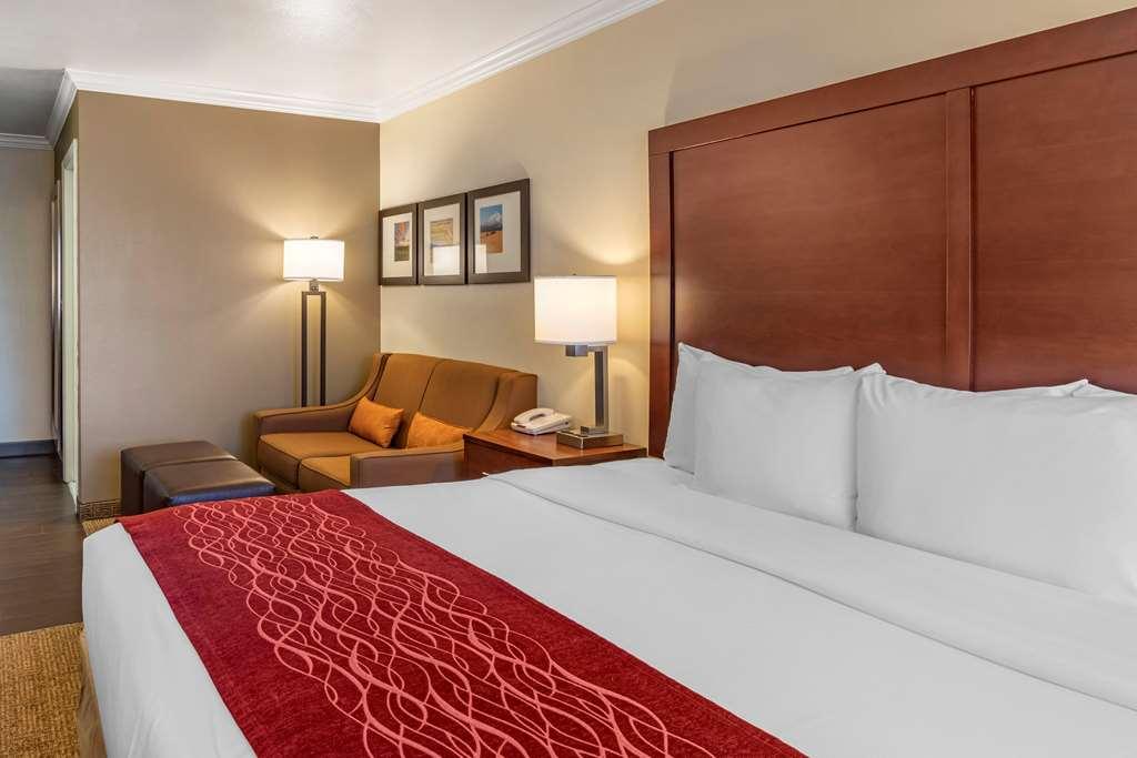 Comfort Inn Columbia Gorge Даллес Номер фото