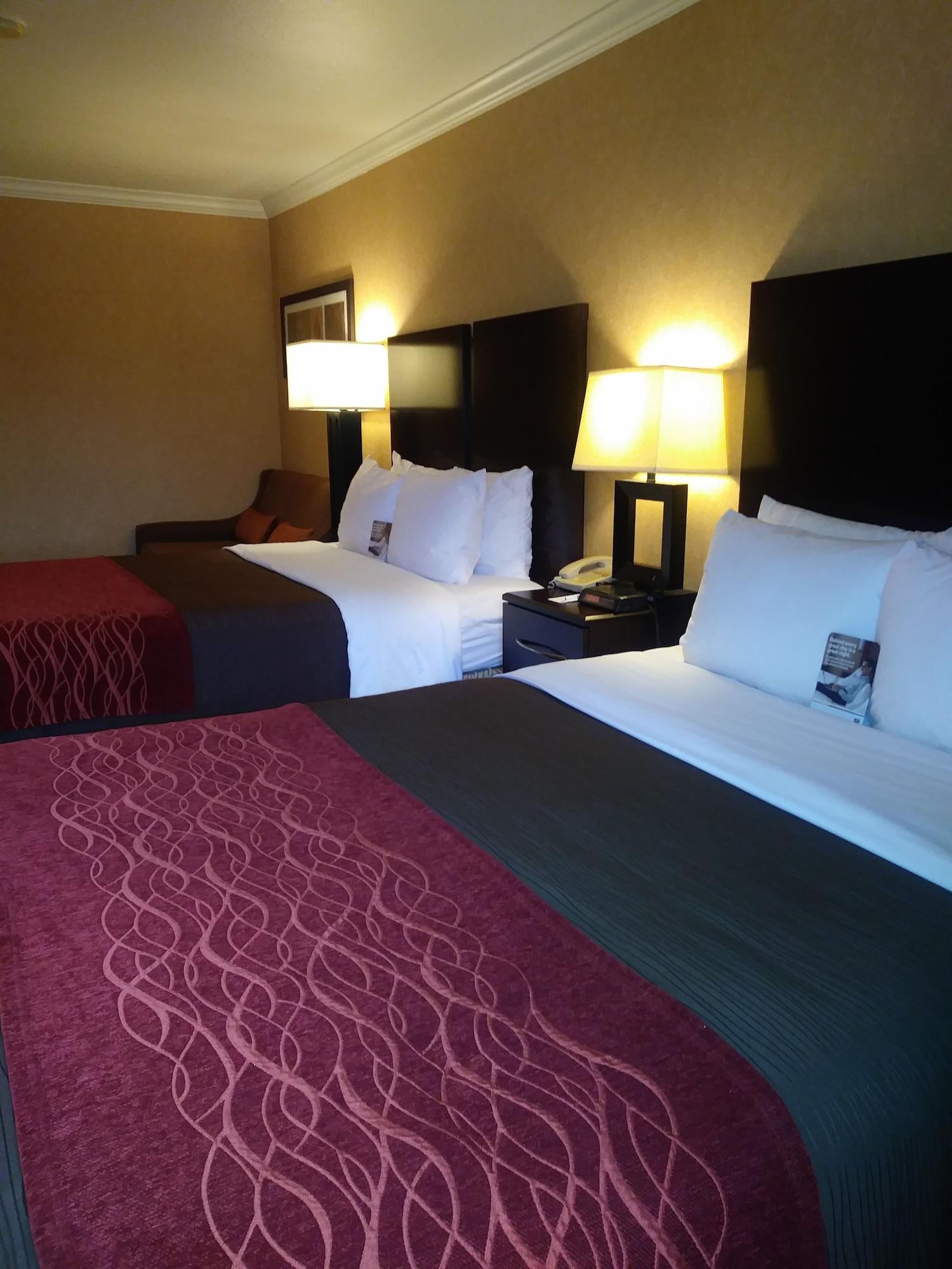 Comfort Inn Columbia Gorge Даллес Экстерьер фото