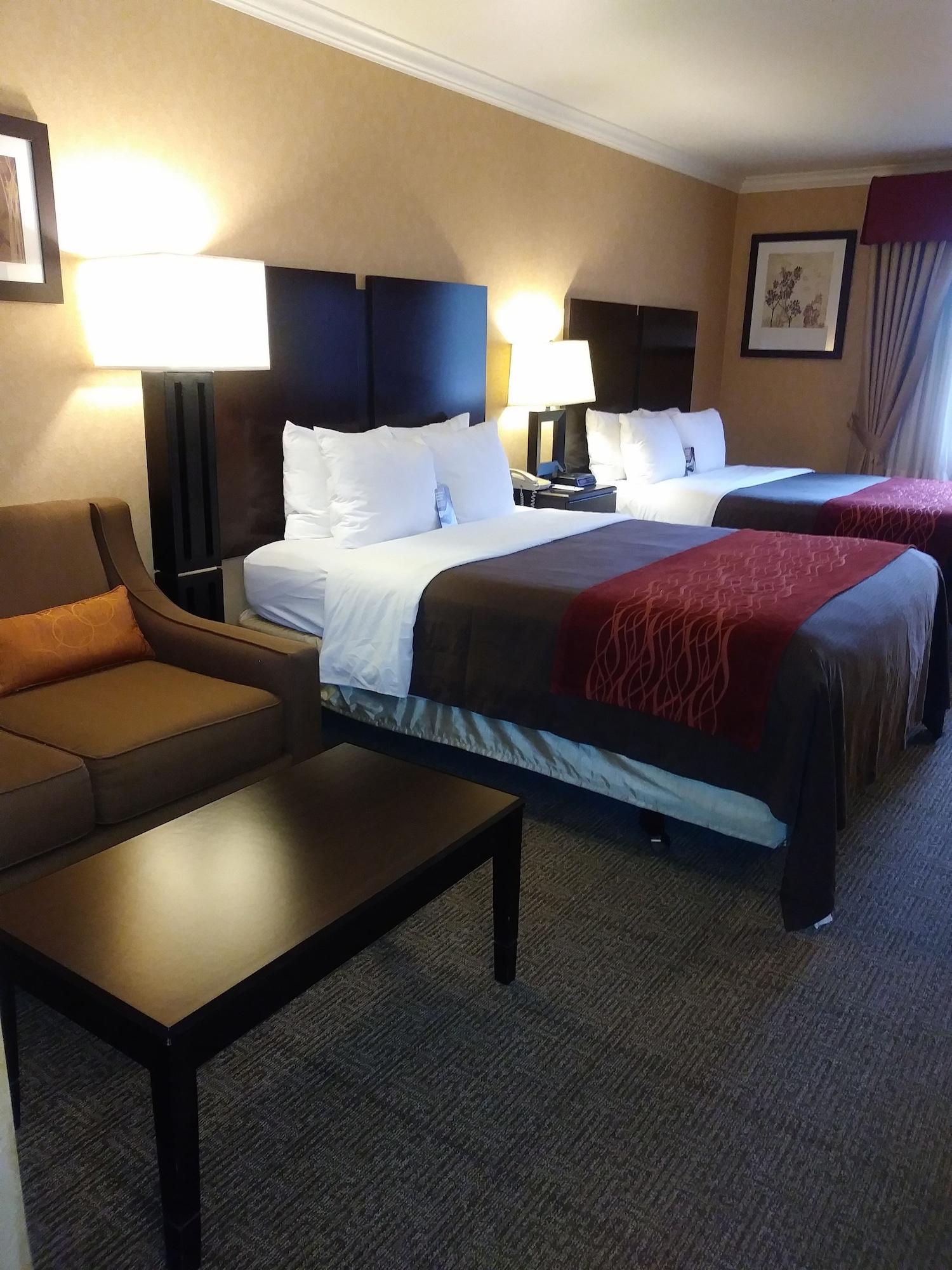 Comfort Inn Columbia Gorge Даллес Экстерьер фото