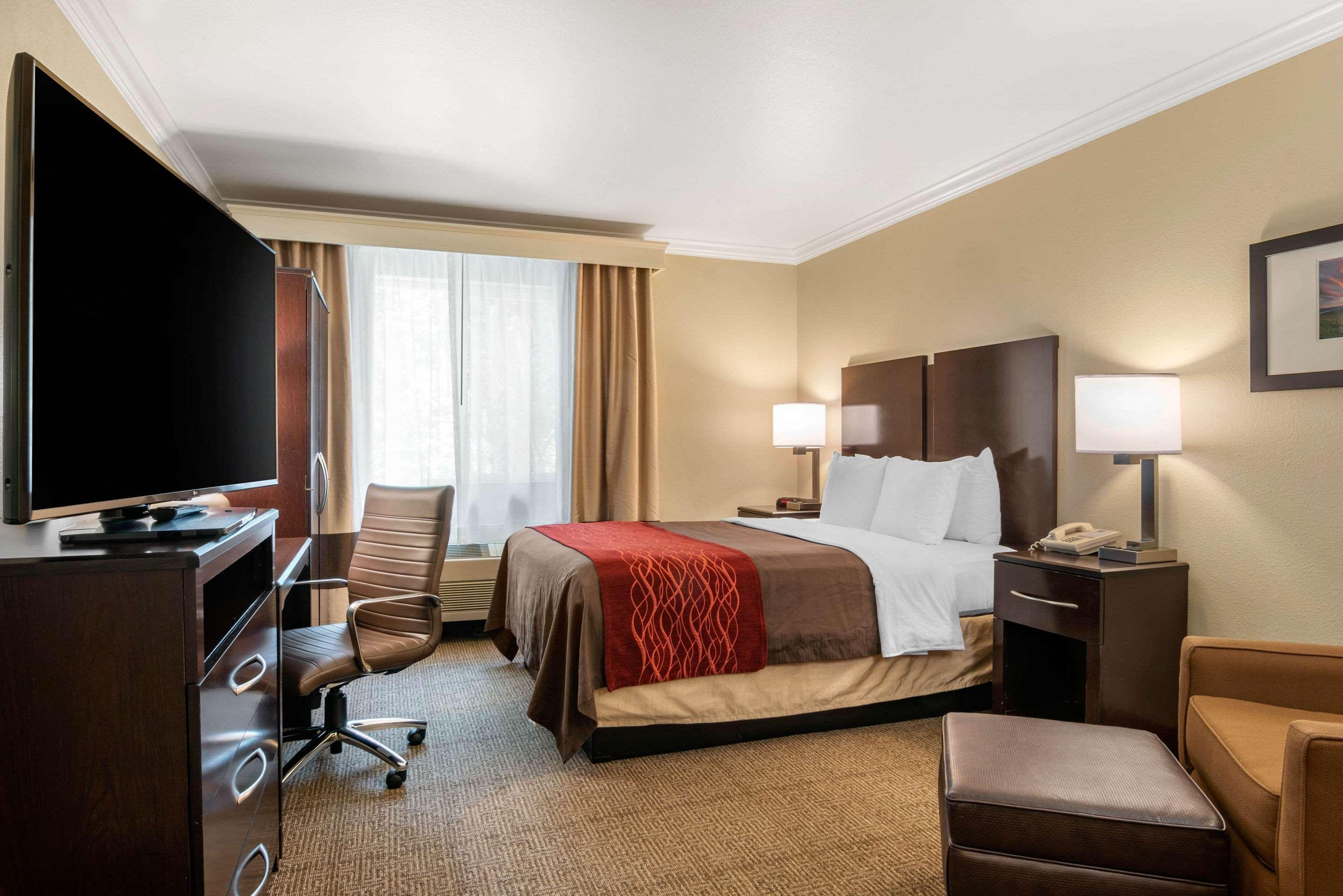 Comfort Inn Columbia Gorge Даллес Экстерьер фото