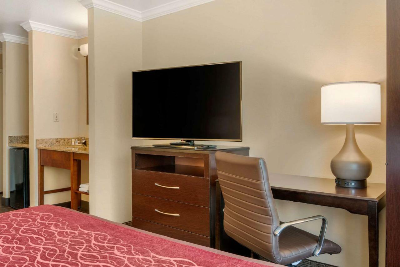 Comfort Inn Columbia Gorge Даллес Экстерьер фото