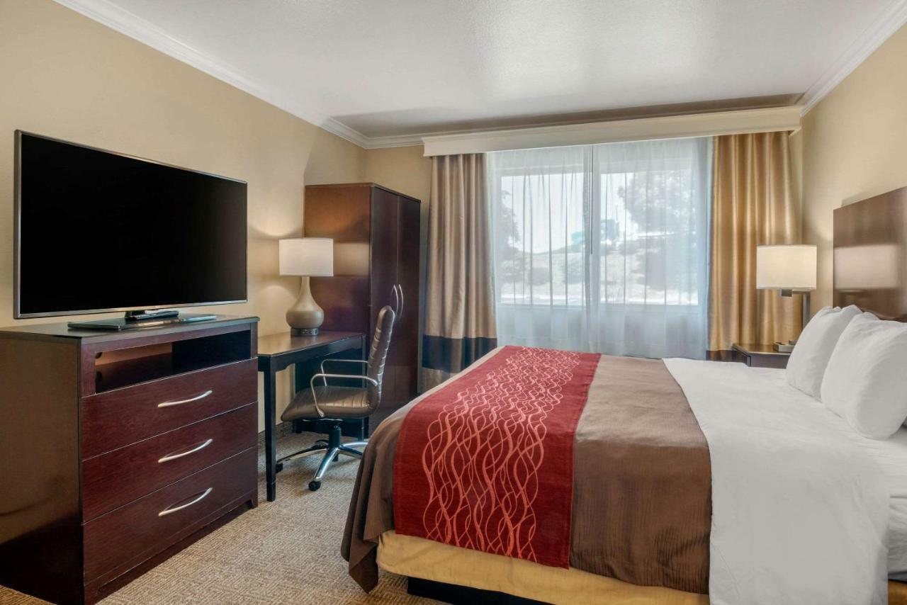 Comfort Inn Columbia Gorge Даллес Экстерьер фото