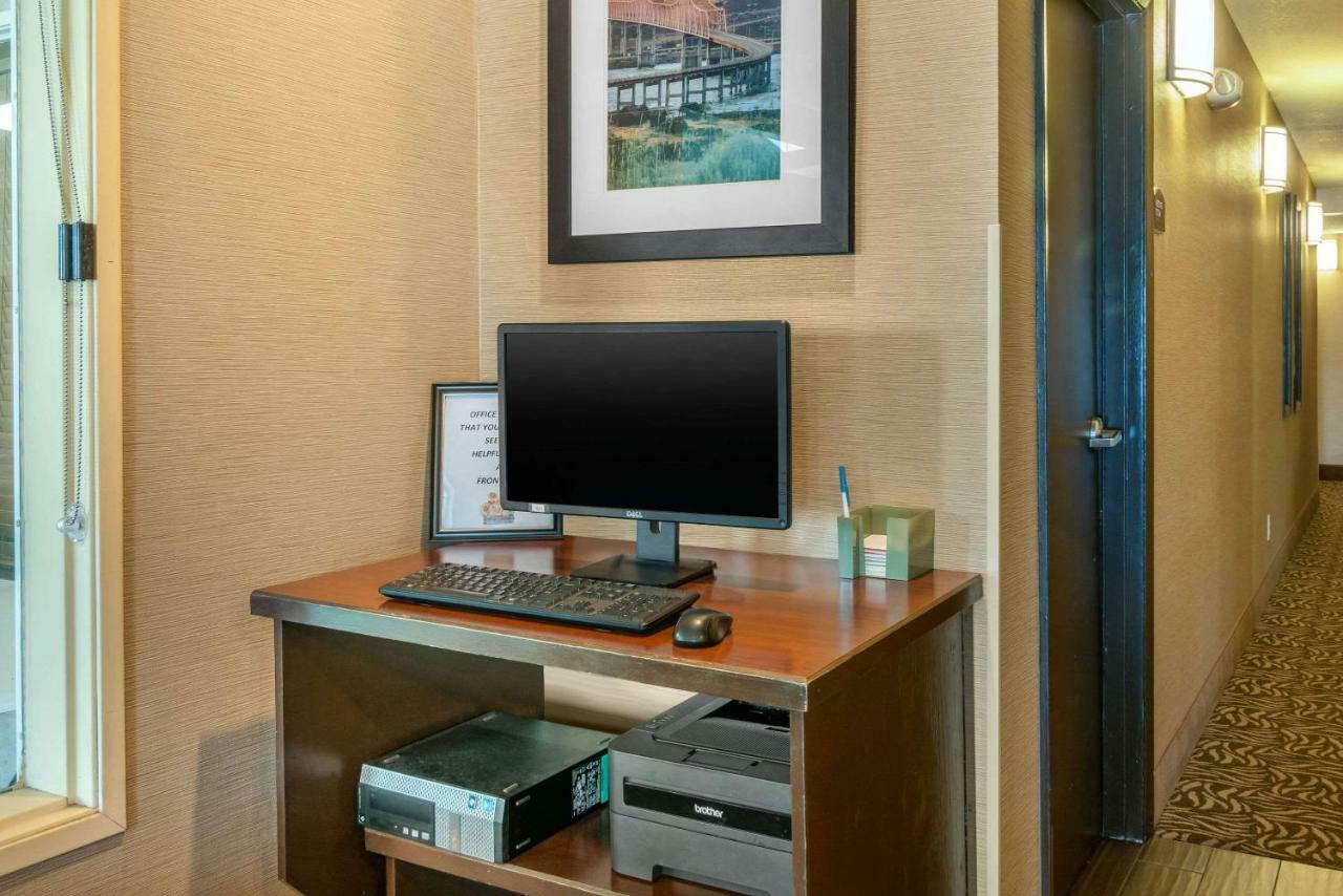 Comfort Inn Columbia Gorge Даллес Экстерьер фото