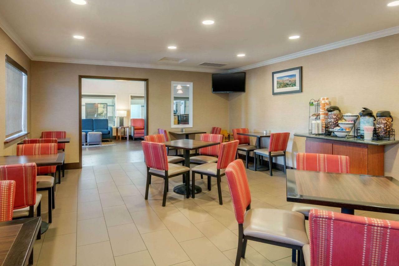 Comfort Inn Columbia Gorge Даллес Экстерьер фото